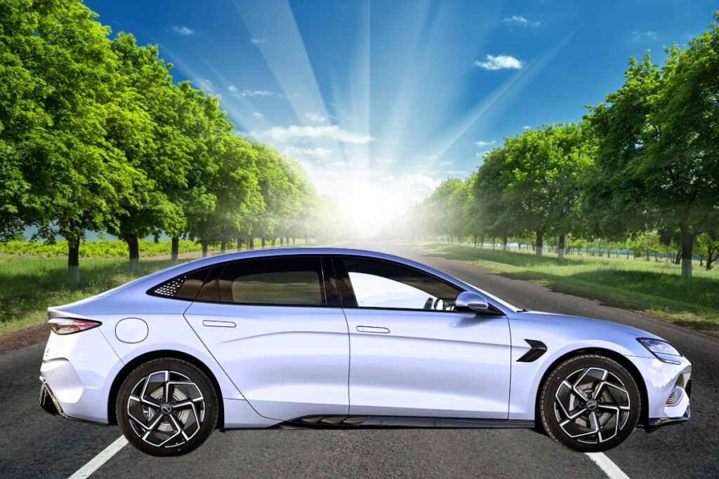 O BYD Seal é muito mais do que um simples carro elétrico — ele é uma combinação de tecnologia de ponta, design sofisticado e sustentabilidade. Com uma autonomia impressionante, carregamento rápido, e uma série de recursos inteligentes, ele está preparado para liderar a próxima geração de veículos elétricos no Brasil. Se você está procurando um carro que ofereça performance, eficiência e um baixo impacto ambiental, o BYD Seal é uma escolha que definitivamente vale a pena considerar.
