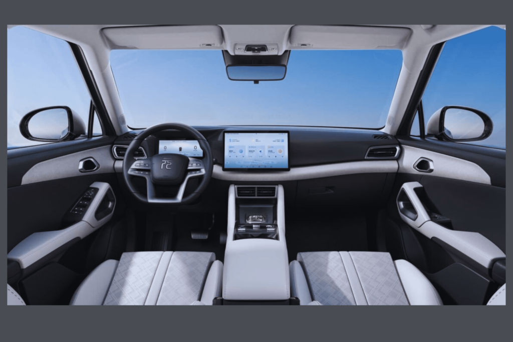 O BYD Yuan Pro é um SUV compacto elétrico que combina design moderno, tecnologia avançada e uma autonomia impressionante. Ideal para quem busca eficiência, segurança e sustentabilidade na mobilidade urbana.
